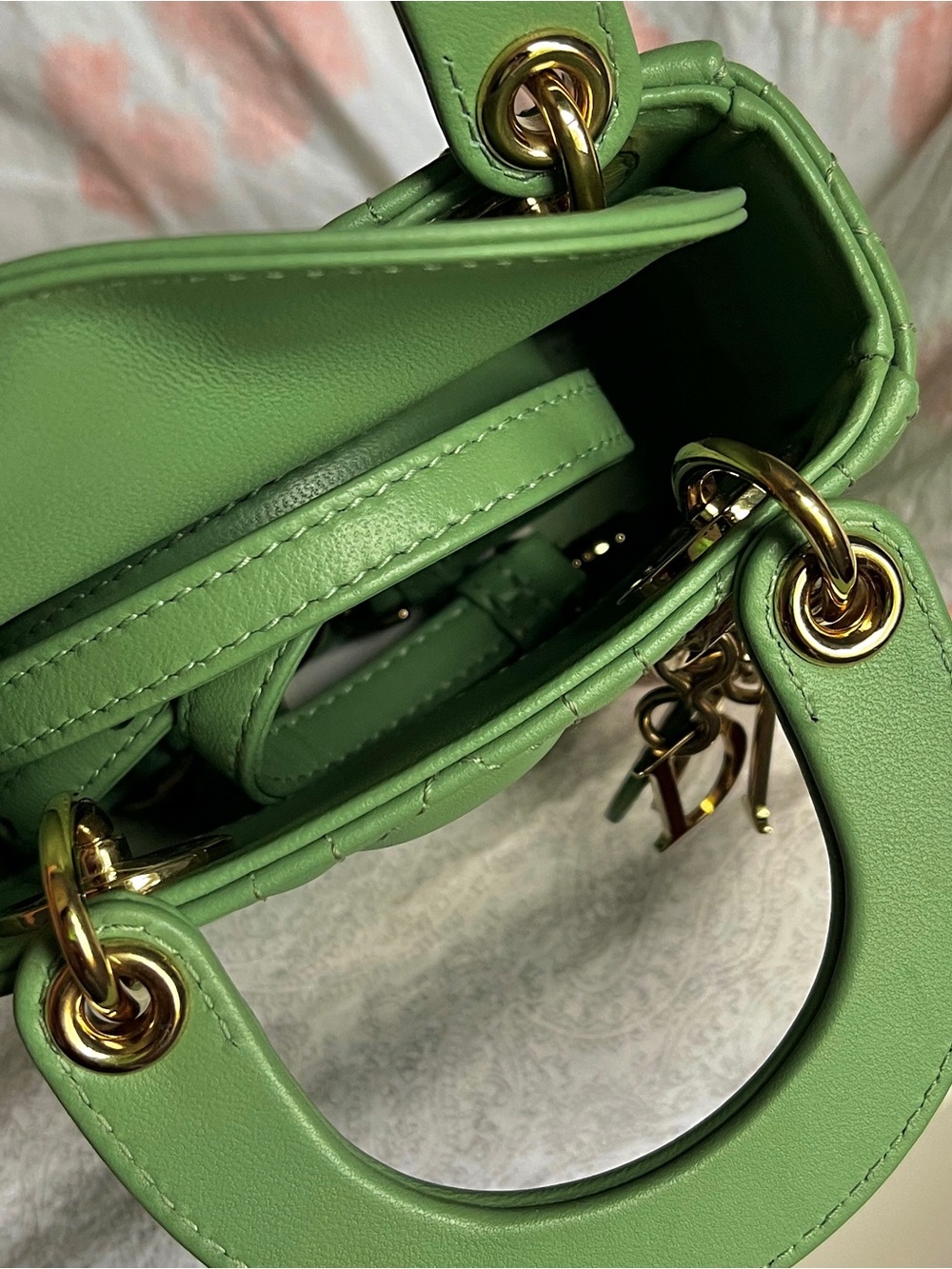 Lady Dior Lambskin quilted bag with Gold Hardware - Picture 5 of 9